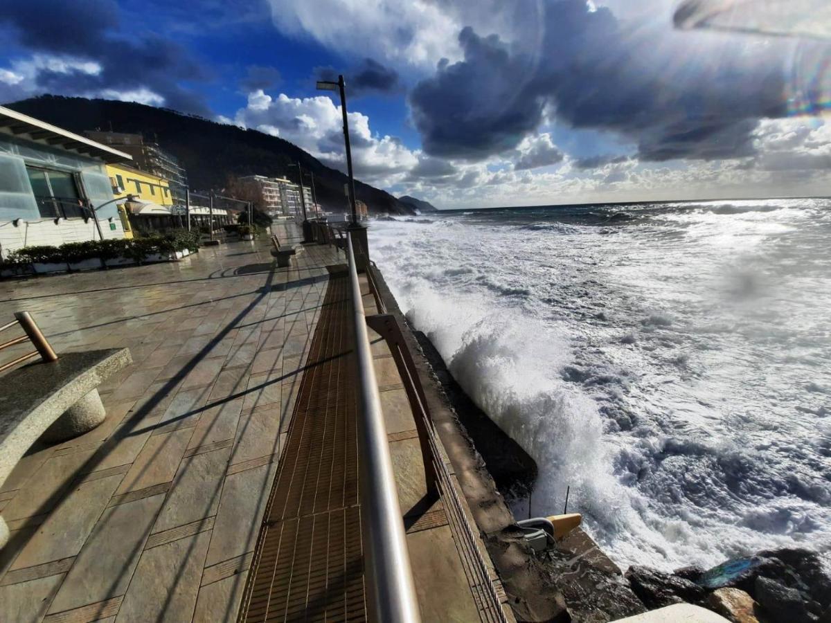 Albergo La Lampara Deiva Marina Bagian luar foto