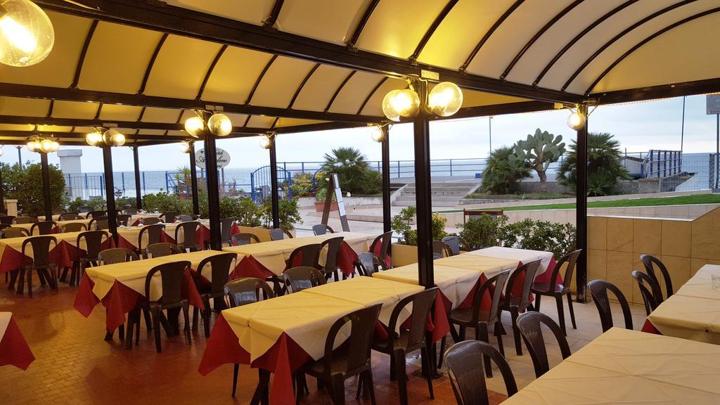 Albergo La Lampara Deiva Marina Bagian luar foto