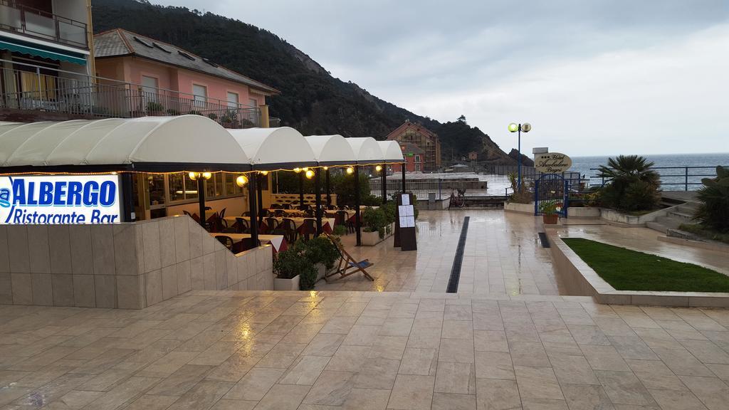 Albergo La Lampara Deiva Marina Bagian luar foto