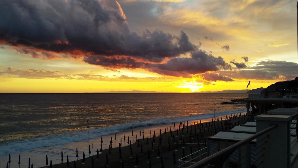 Albergo La Lampara Deiva Marina Bagian luar foto